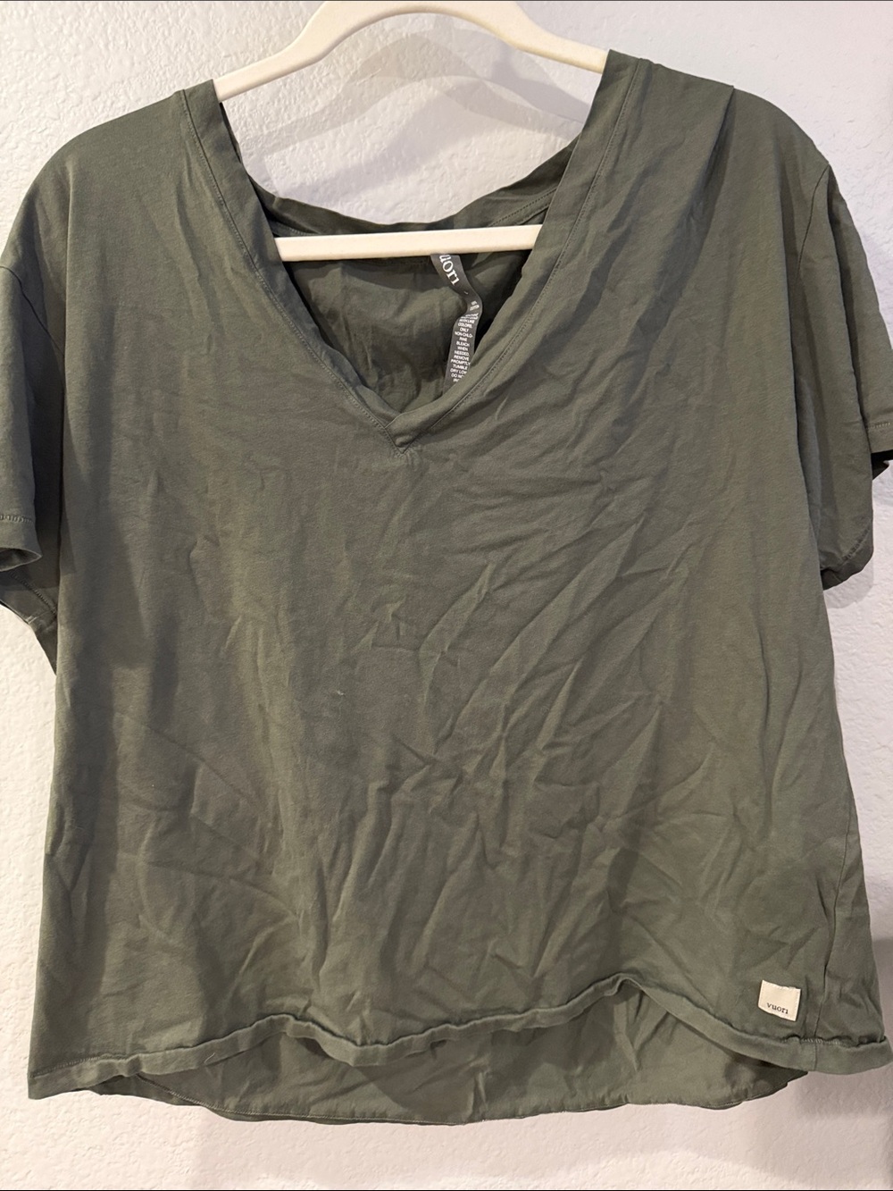 Vuori Sutton V-Neck - Women's Olive Green